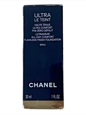 NEW in BOX Chanel Ultra Le Tient Foundation BR42